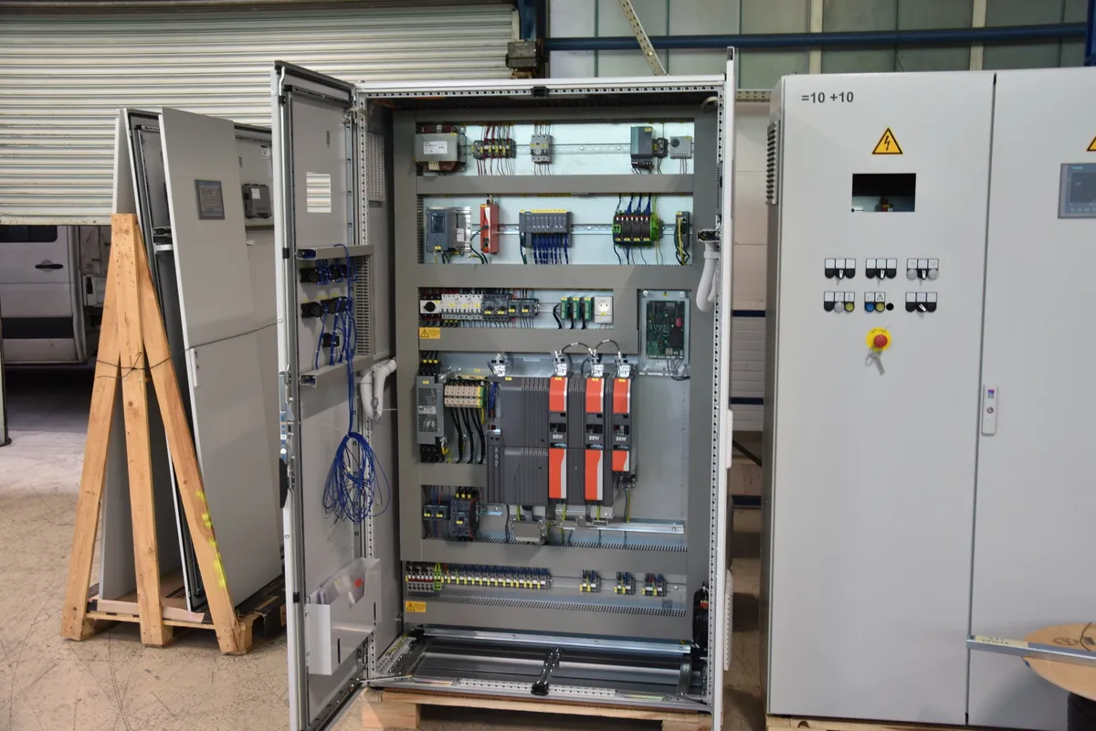 SPSynergy UG - Automatisierungs- und Industrieelektronik – Ankauf, Verkauf und Demontage - schaltschrank schütze steuerung sps schutzschalter leitungssschutz fi siemens schneider electric schalttafel sicherungsschrank